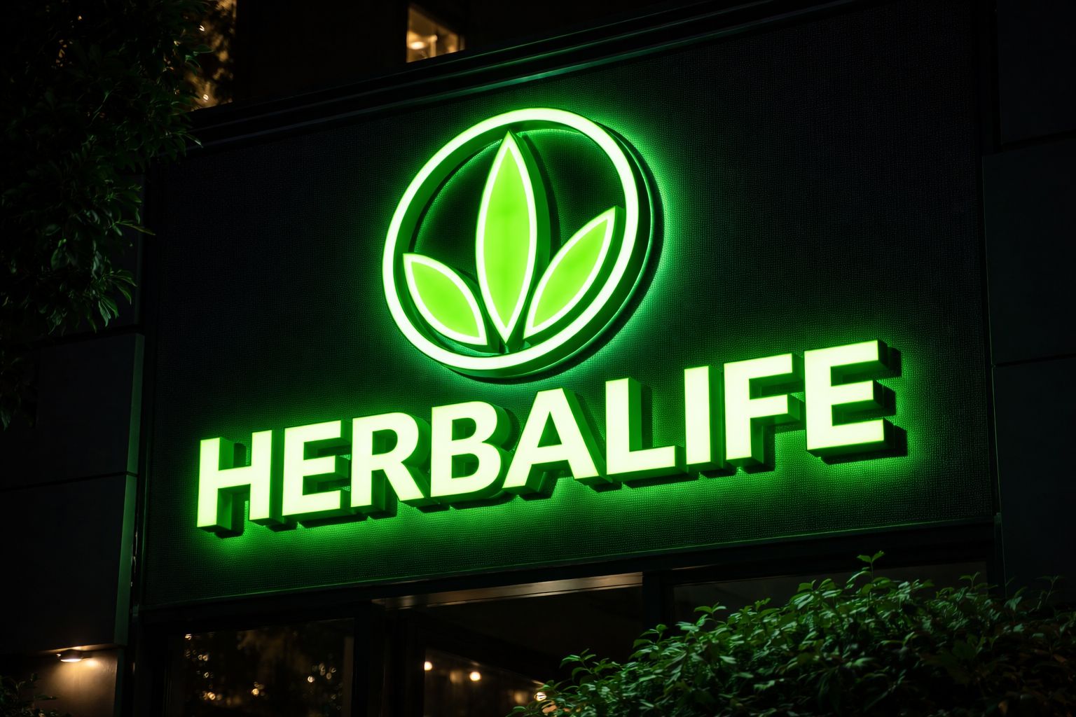 Letreiro Herbalife iluminado em verde